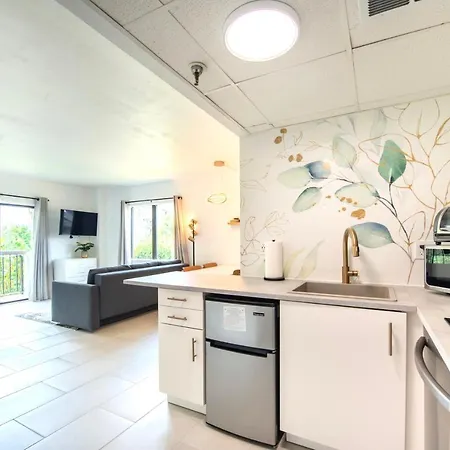 Lovely Studio Near Universal